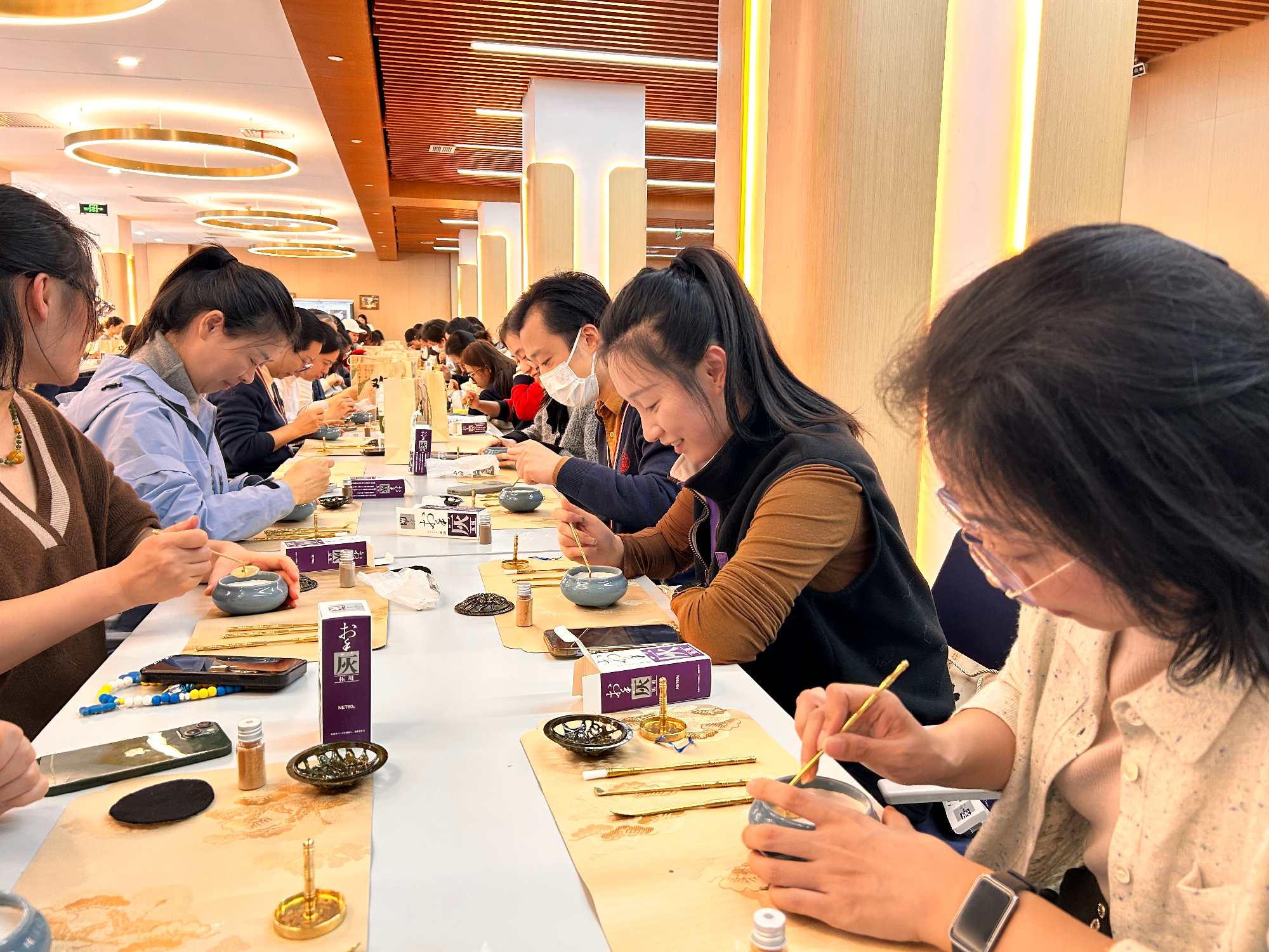 一炉一篆 慢享时光 —— 安泰教职工沉浸式体验非遗香篆之美